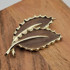 Vintage Sarah Coventry Gold and Brown Leaf Brooch